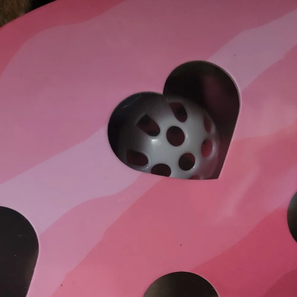 Heart-Shaped Cat Cardboard Scratcher w Balls Pink Paws N Claws New Valentines